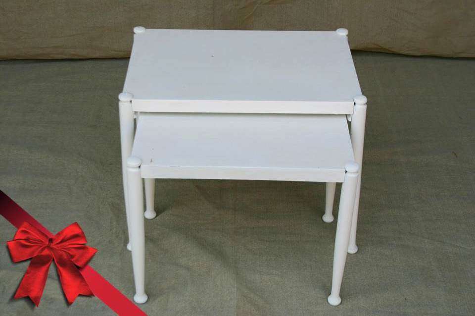 set of 2 white, nest coffee table