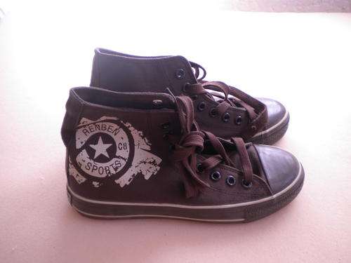 Brand new boys sneakers - fits size 5/6