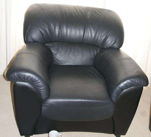 Leather 3 piece Lounge suite