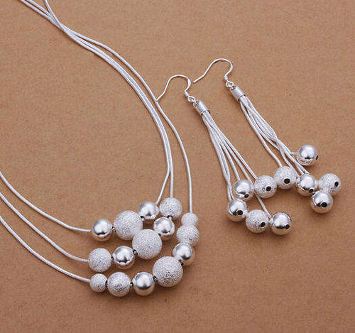 This is an absolutely beautiful sterling silver filled 3 tier set - *Anti-allergic*