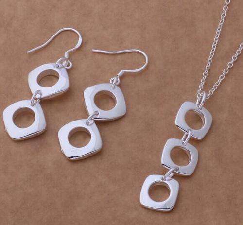 A beautiful 925 Silver plated round square set - **Non Allergic**