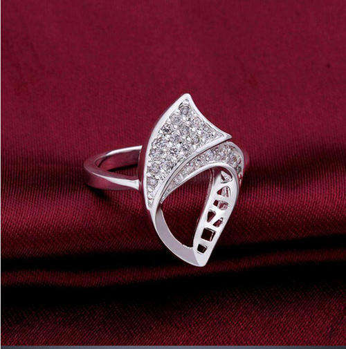 *New style* 925 Sterling silver plated unique style crystal ring - Stunning - Size 8/Q