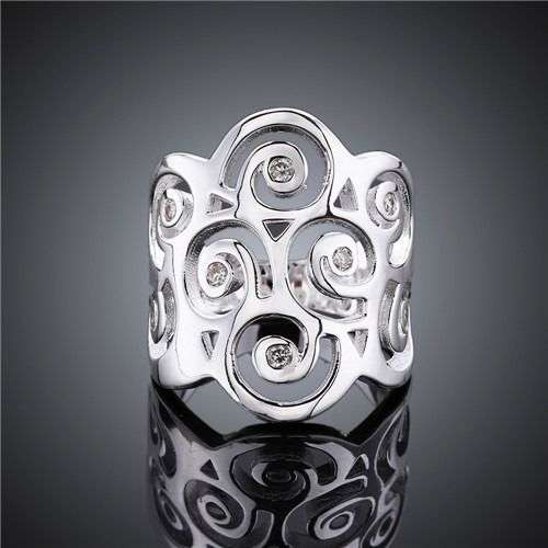 Stunning 925 Sterling silver plated chunky ring with circle detail and crystal inlay - Size 8/Q