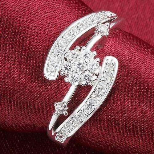 Gorgeous 925 silver plated clear Austrian crystal ring with accents - 8/Q