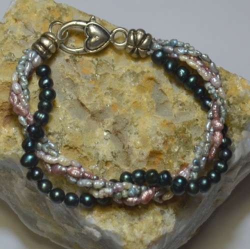 MULTISTRAND FRESHWATER PEARL BRACELET