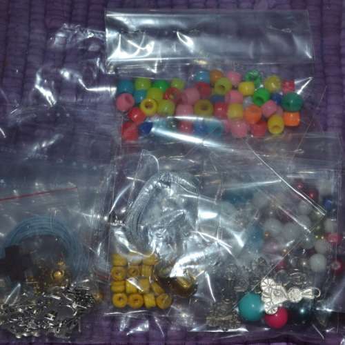 ***CLEARANCE*** 145 packets beads and findings