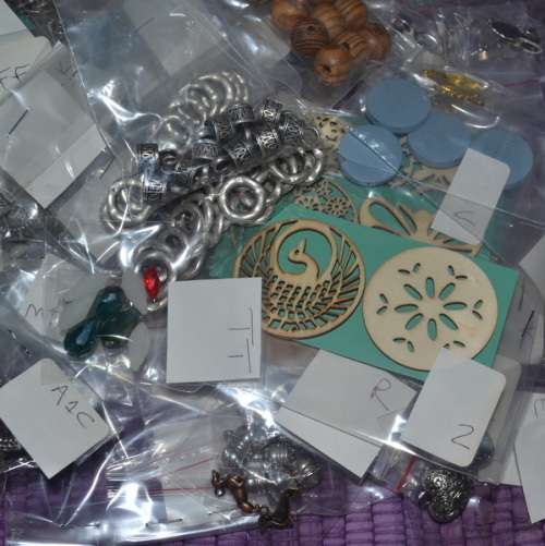 ***CLEARANCE*** 145 packets beads and findings