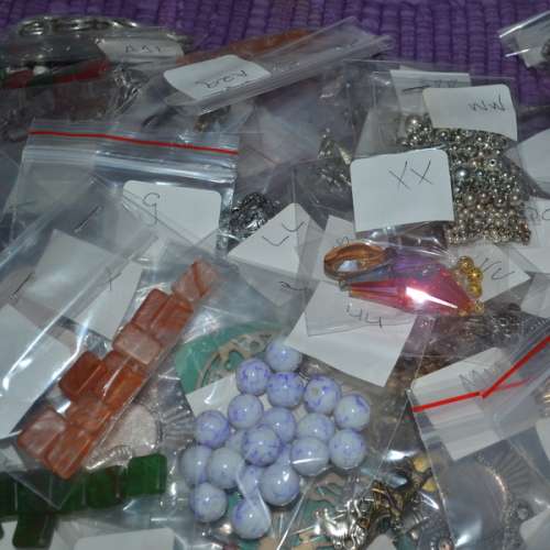 ***CLEARANCE*** 145 packets beads and findings
