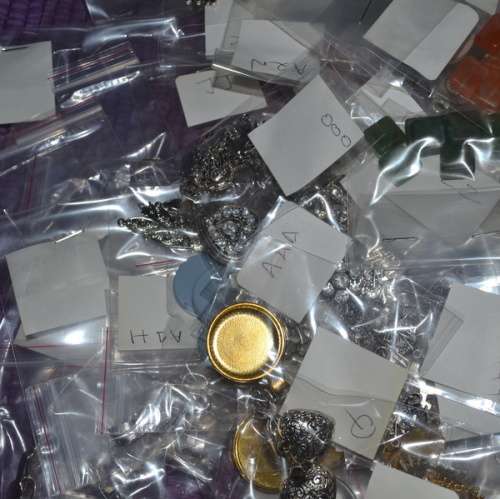 ***CLEARANCE*** 145 packets beads and findings