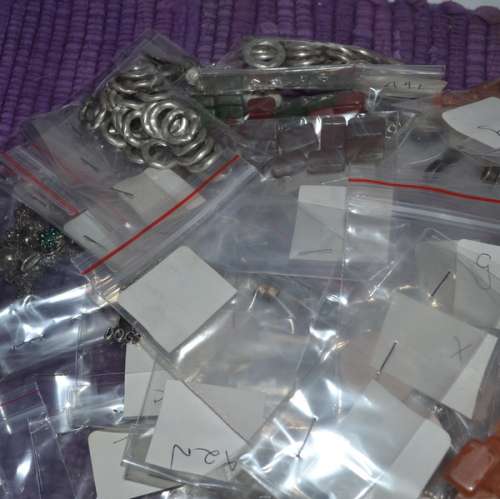 ***CLEARANCE*** 145 packets beads and findings