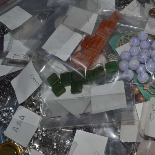 ***CLEARANCE*** 145 packets beads and findings