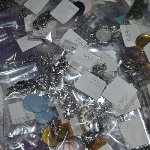 ***CLEARANCE*** 145 packets beads and findings