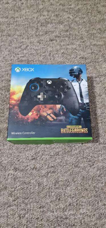 Xbox one X 2TB, with 4 games and Controller