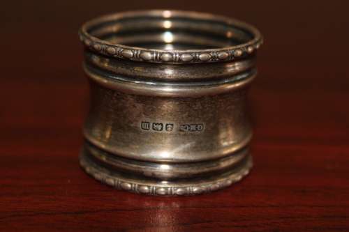 Hallmarked Sterling Silver Napkin Ring Dated 1941 total weight 19.14 grams