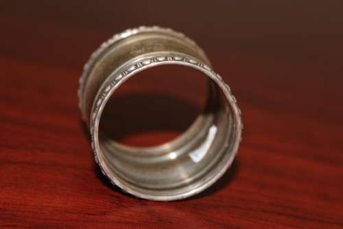 Hallmarked Sterling Silver Napkin Ring Dated 1941 total weight 19.14 grams