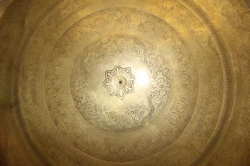 ANTIQUE 19TH CENTURY ARABIC BRASS TOPPED FOLDING TABLE 55CM TALL BY 56.5 CM WIDE STUNNING DETAIL