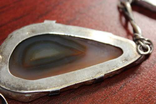 BEAUTIFUL ANTIQUE STERLING SILVER AND AGATE CUSTOM NECKLACE 57.1 GRAMS, 64CM LENGTH