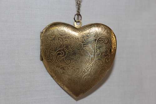 Vintage Large heart shaped Locket length 80cm pendant 6cm