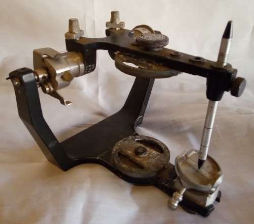 Original Hanau Dental Articulator. High value (R13 000.00)