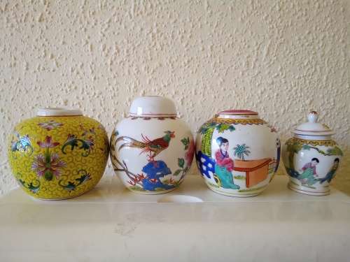 Set of 4 Vintage Chinese Famille Rose Hand Painted Ginger Jars Heights +- 12cm tall