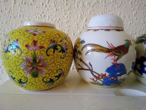 Set of 4 Vintage Chinese Famille Rose Hand Painted Ginger Jars Heights +- 12cm tall