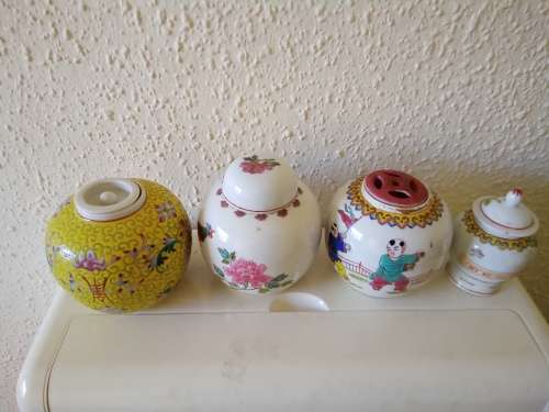 Set of 4 Vintage Chinese Famille Rose Hand Painted Ginger Jars Heights +- 12cm tall
