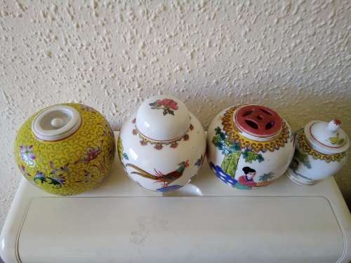 Set of 4 Vintage Chinese Famille Rose Hand Painted Ginger Jars Heights +- 12cm tall