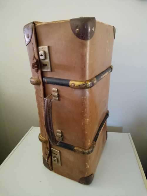 Vintage Wood and Brass bound Travel Case 50x28x20cm