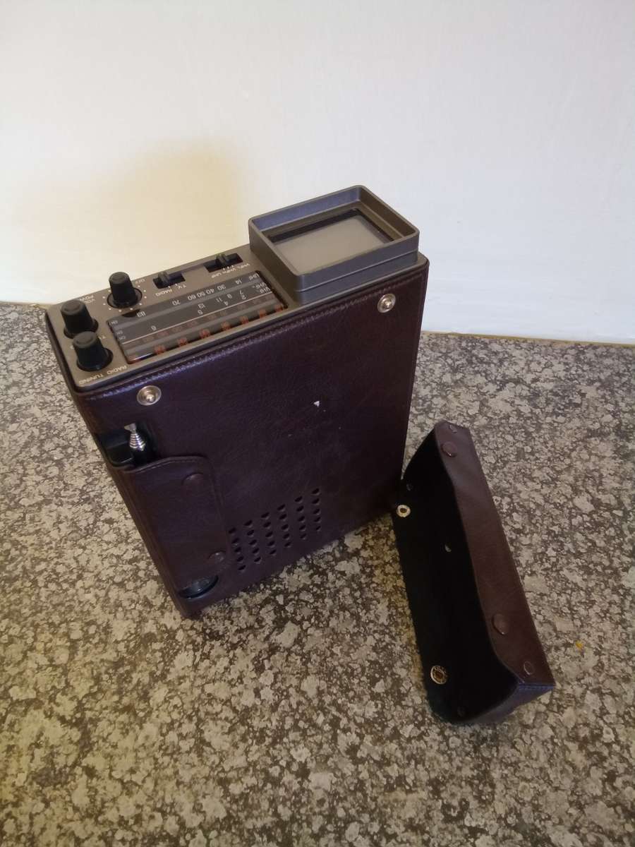 Vintage Unisonic Micro TV (untested as it needs batteries)