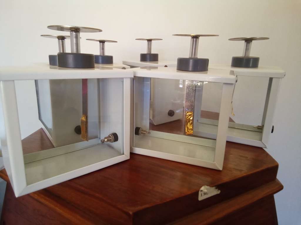 Set of 6 Square Type Gold Leaf Electroscopes (Huge Value!)