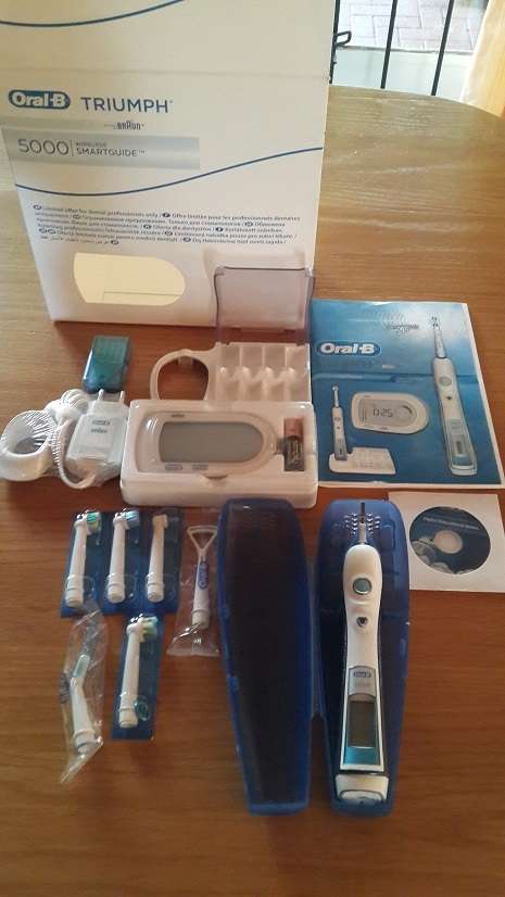 Electric Toothbrush -Oral B Triumph 5000 Smart Series -Wireless Toothbrush.
