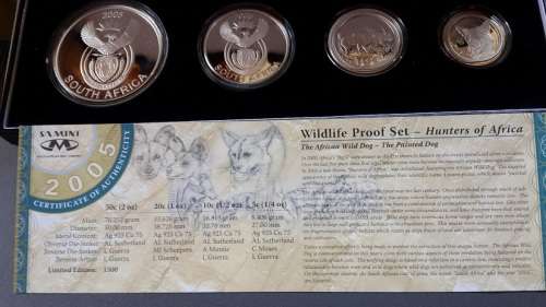2005 -The African Wild Dog -Silver Proof Set (Hunters of Africa Series )