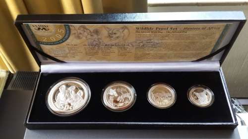 2005 -The African Wild Dog -Silver Proof Set (Hunters of Africa Series )