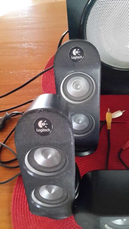 Logitech  X530 - PC Surround Sound 5.1 Speaker System