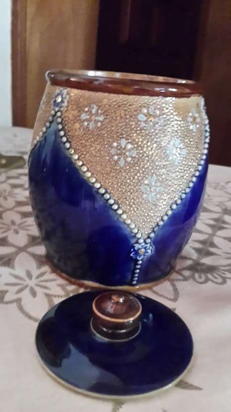 Stoneware -Royal Doulton -Antique Tobacco Jar with Lid