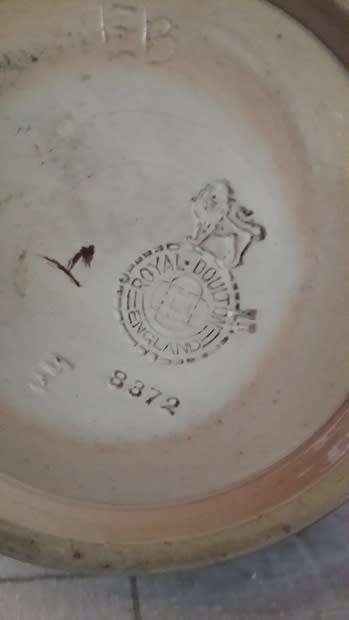 Stoneware -Royal Doulton -Antique Tobacco Jar with Lid