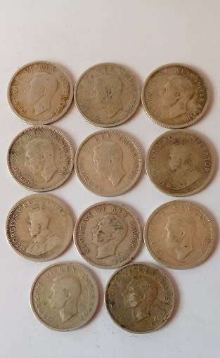 12 x Sixpences -Total 32.3 Grams -0,80% Silver Content.