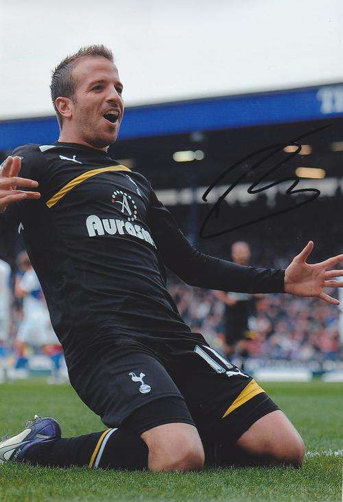 Rafael van der Vaart hand signed photograph