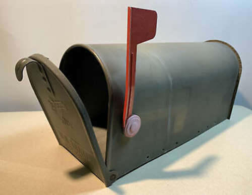 USA Rural Mailbox - Unused  Minor Assembly Needed (all parts included) +- 30 Yrs In Old Original Box