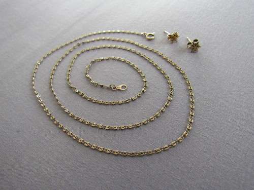 Solid 9ct gold lot jewellery - 3g weight