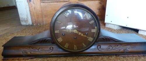 Collectable Vintage wind up Hermle Mantel Clock - very good working condition