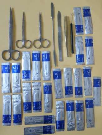 Bulk lot 32 medical / laboratory / dissecting equipment