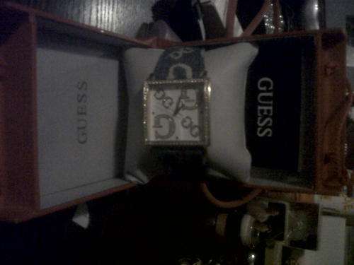 GUESS GOLD FACE WATCH