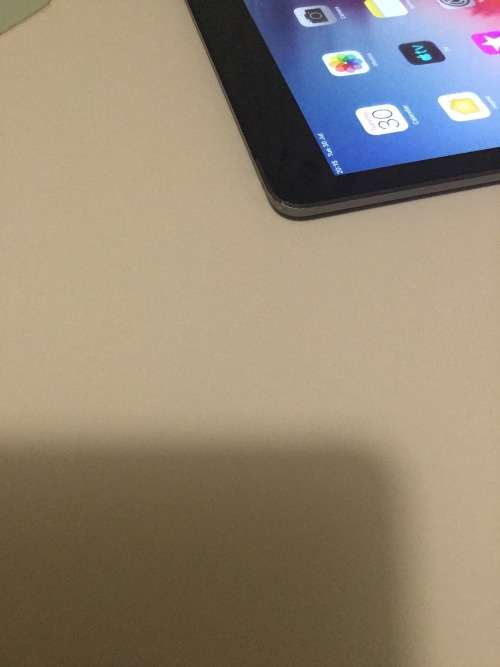 iPad Air // 16GB // Space Gray // WiFi & Cellular