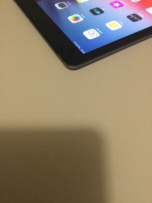 iPad Air // 16GB // Space Gray // WiFi & Cellular