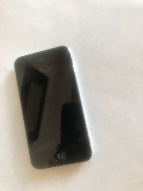 APPLE IPOD TOUCH**BLACK** 8GB**4th Generation**MC540BT/A**RETINA DISPLAY