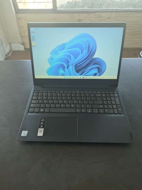 Lenovo s145 i3 8th gen 8gb ram 240gb SSD windows 10
