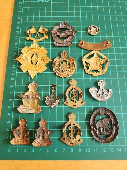 Various lot of South African Military Badges