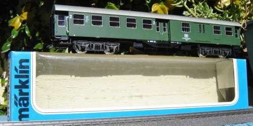 Marklin HO gauge 2nd Class Passenger Coach with Baggage Compartment No. 4132