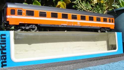 Marklin HO gauge 1st Class Belgium Passenger Coach No. 4274